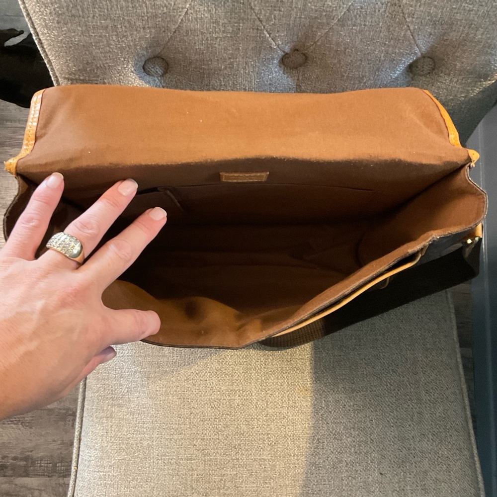Louis Vuitton Monogram Brown Messenger Bag - Picture 3 of 8